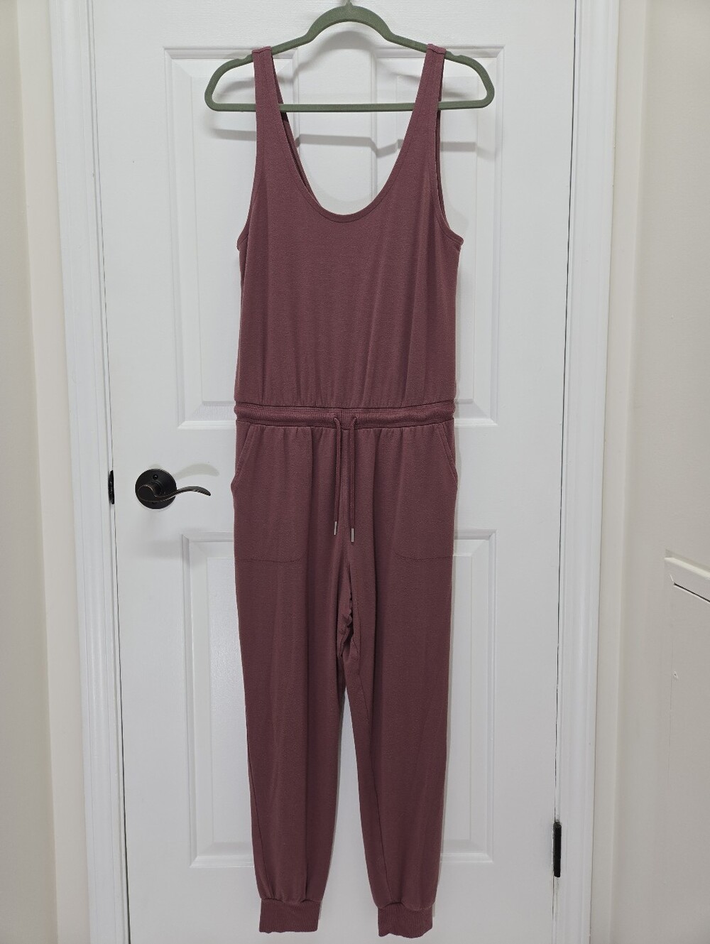 Athleta Balance mauve sleeveless scoop-neck jumpsuit w/drawstring waist Medium